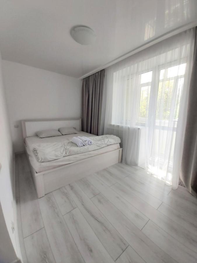 2-Х Комнатная Квартира Taraz Luaran gambar